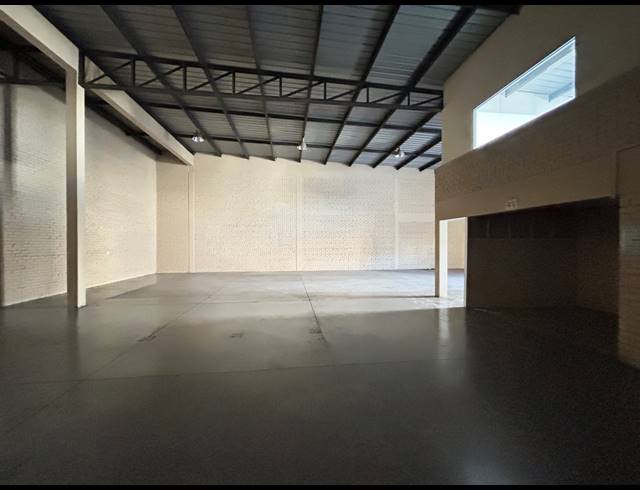 396M² WAREHOUSE TO LET IN POMONA